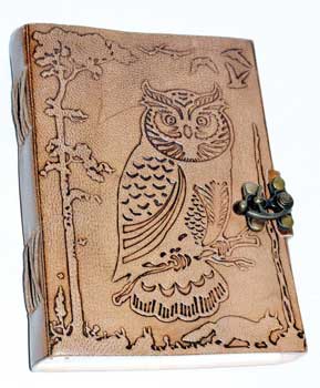 (image for) 5" x 7" Owl in Jungle leather w/ Latch