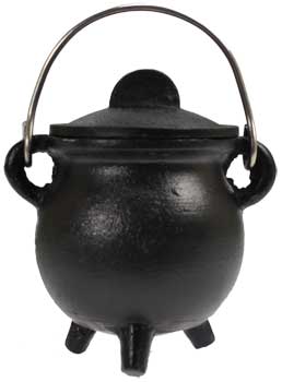 (image for) Plain cast iron cauldron w/ lid 3"