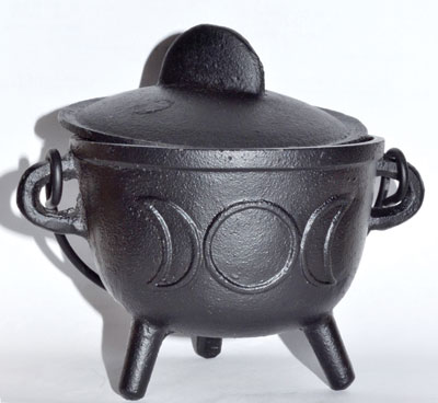 (image for) 5" Cast iron cauldron w/ lid Triple Moon - Click Image to Close