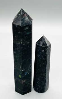 (image for) 3+" Biotite, Black with blue light in it obelisk
