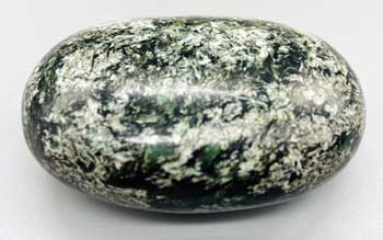 (image for) Emerald in Matrix palm stone - Click Image to Close