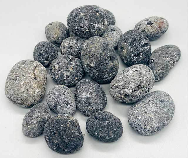 (image for) 1 lb Agni, Black untumbled stones