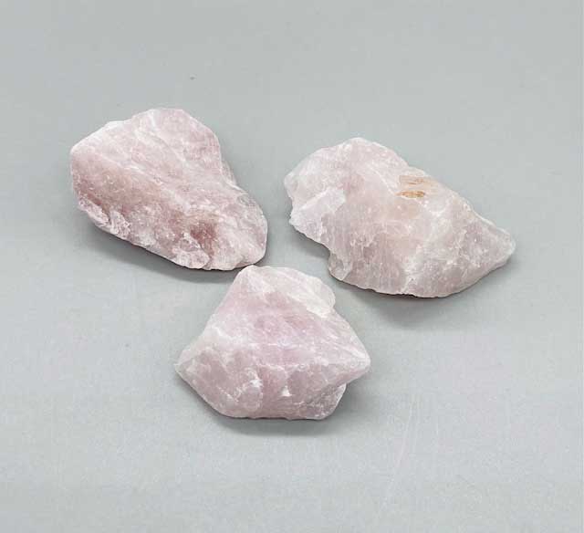 (image for) 1 lb Kunzite untumbled stones