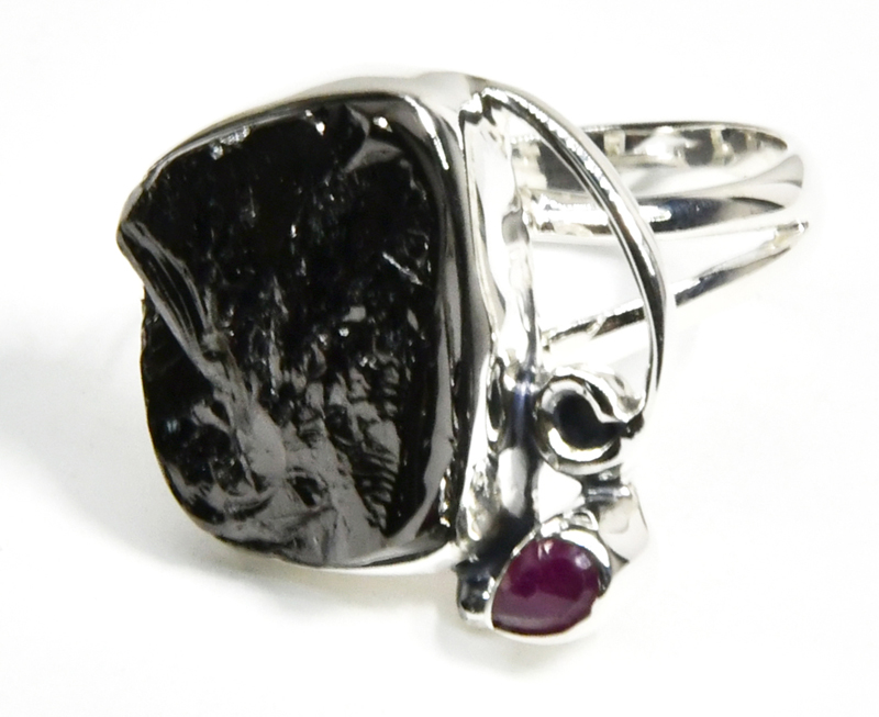 (image for) size 8 Ruby Shungite ring - Click Image to Close