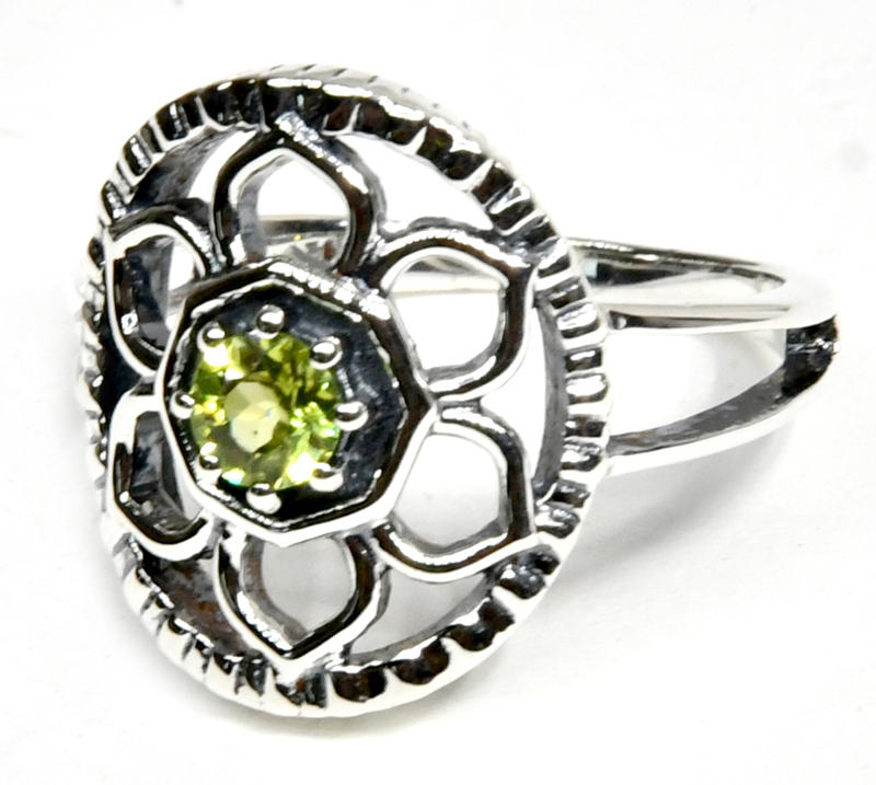 (image for) size 7 Peridot ring
