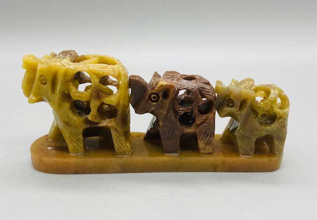 (image for) 4" 3 Elephants in a row